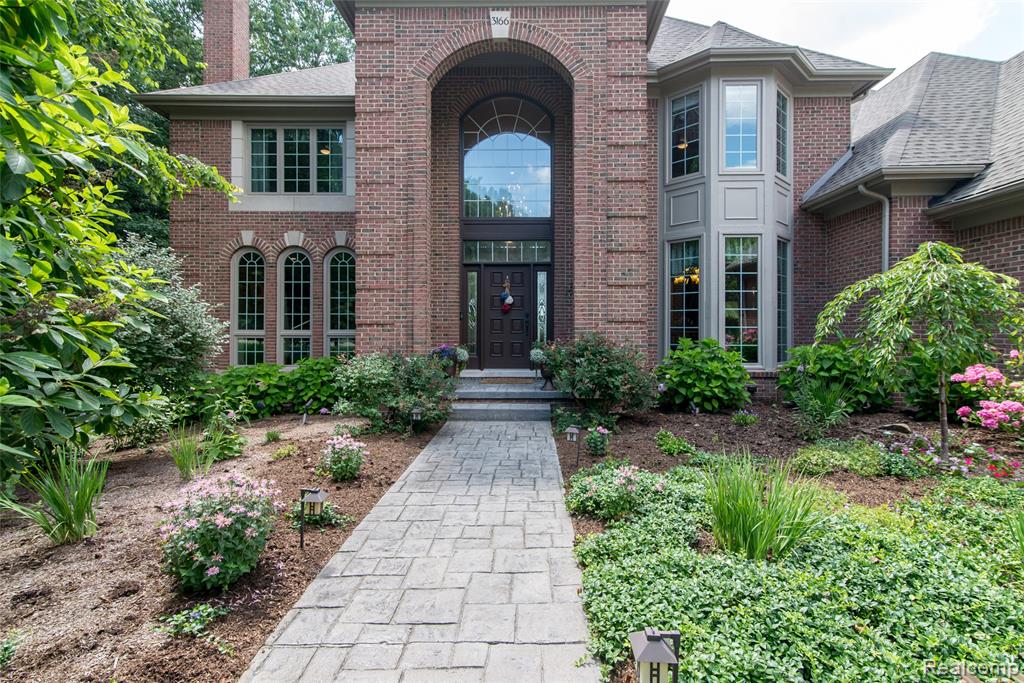 3166 W Beach Lake Drive, Milford, MI, 48380