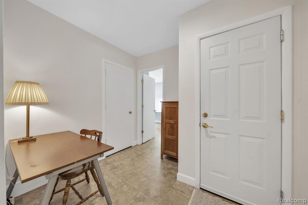 4540 BURNLEY Drive, Bloomfield Hills, MI 48304 — Photo 22