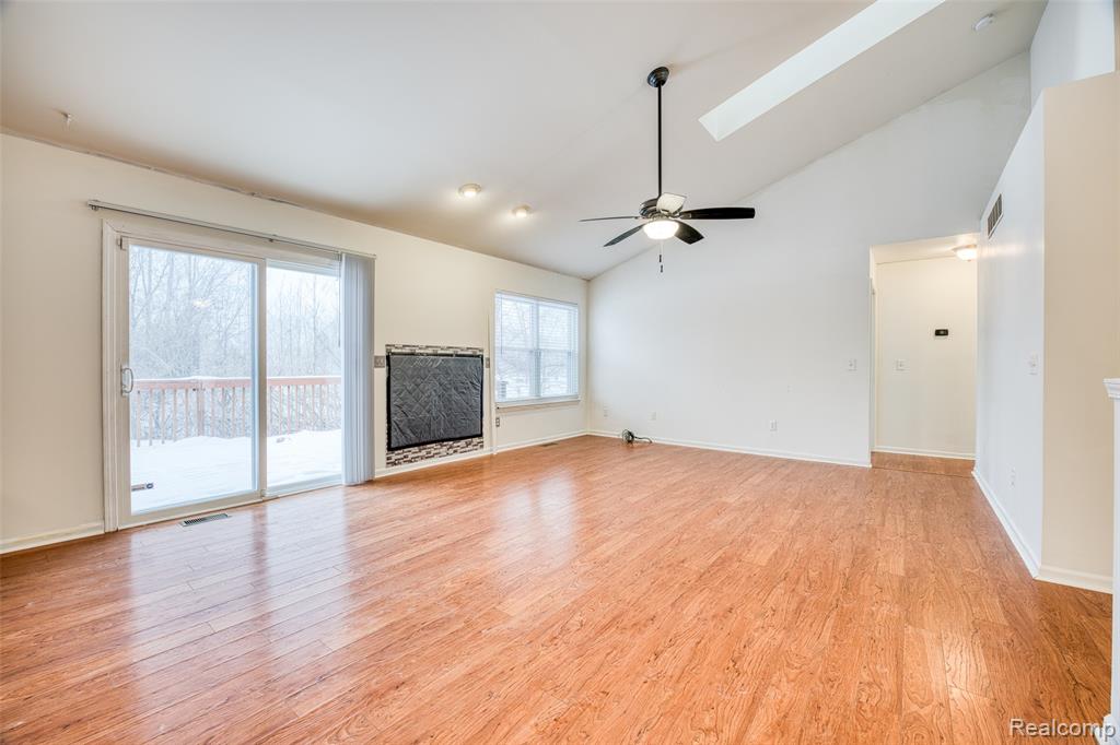 10237 Swan Lake Circle, Ypsilanti, MI 48197 — Photo 10