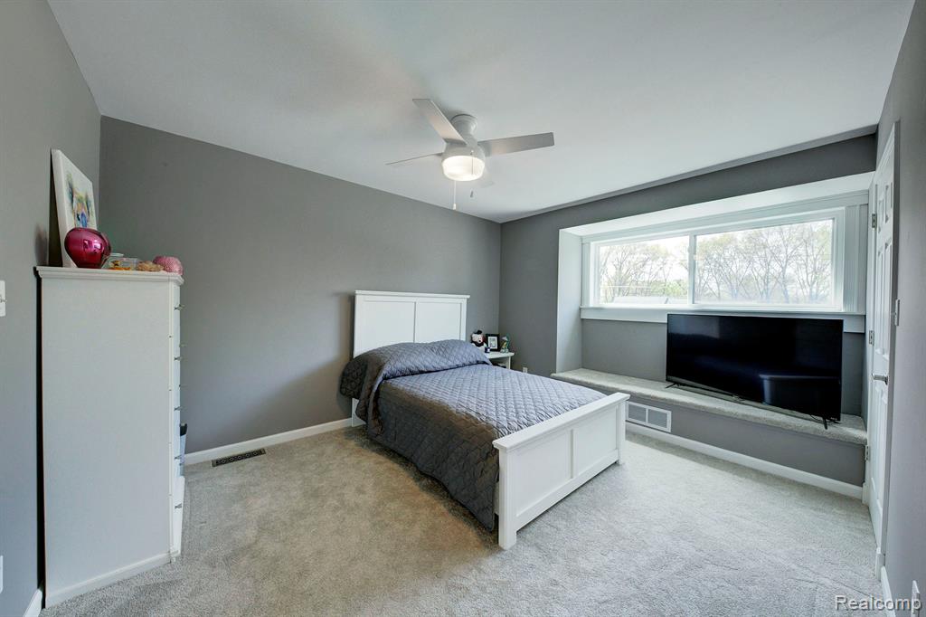 3978 CHANDA, Highland, MI 48356 — Photo 38