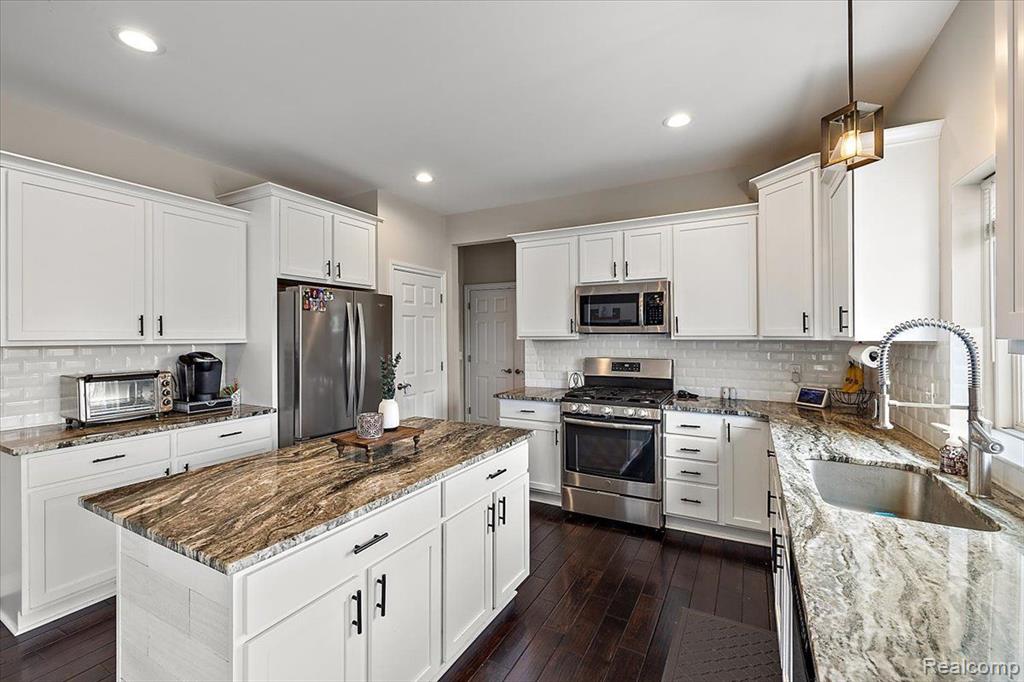 930 CROSS Street, Oxford, MI 48371 — Photo 18