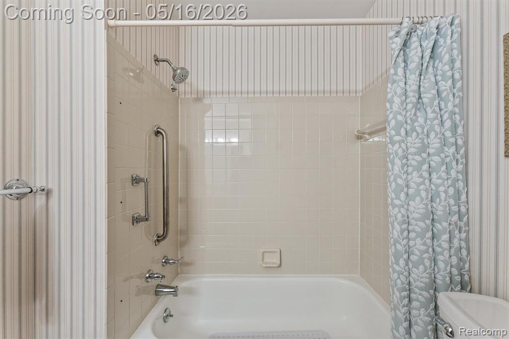 1501 Dover Hill N, Walled Lake, MI 48390 — Photo 10