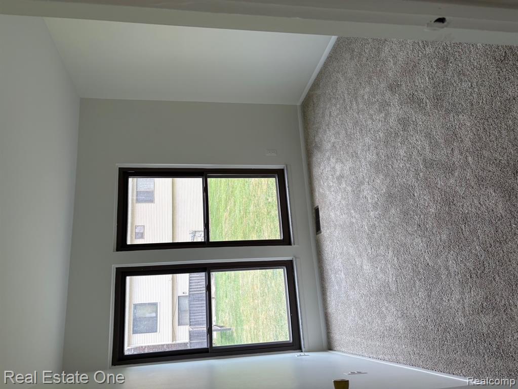 2961 Roundtree Drive, Troy, MI 48083 — Photo 15