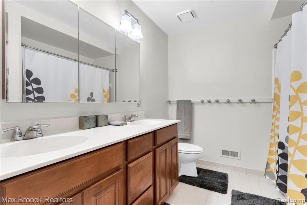 5536 Whitfield Drive, Troy, MI 48098 — Photo 40