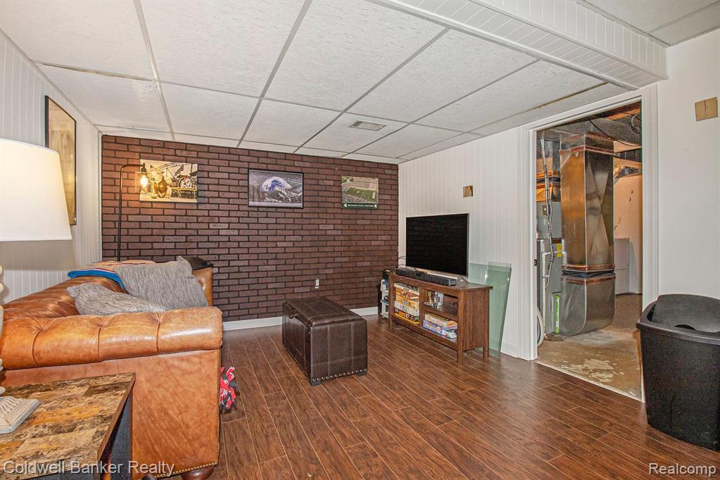 1807 WICKHAM Street, Royal Oak, MI 48073 — Photo 21