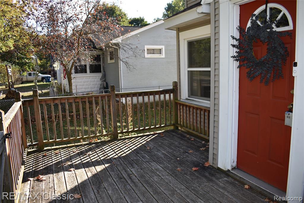 135 Park Avenue, Holly, MI 48442 — Photo 2