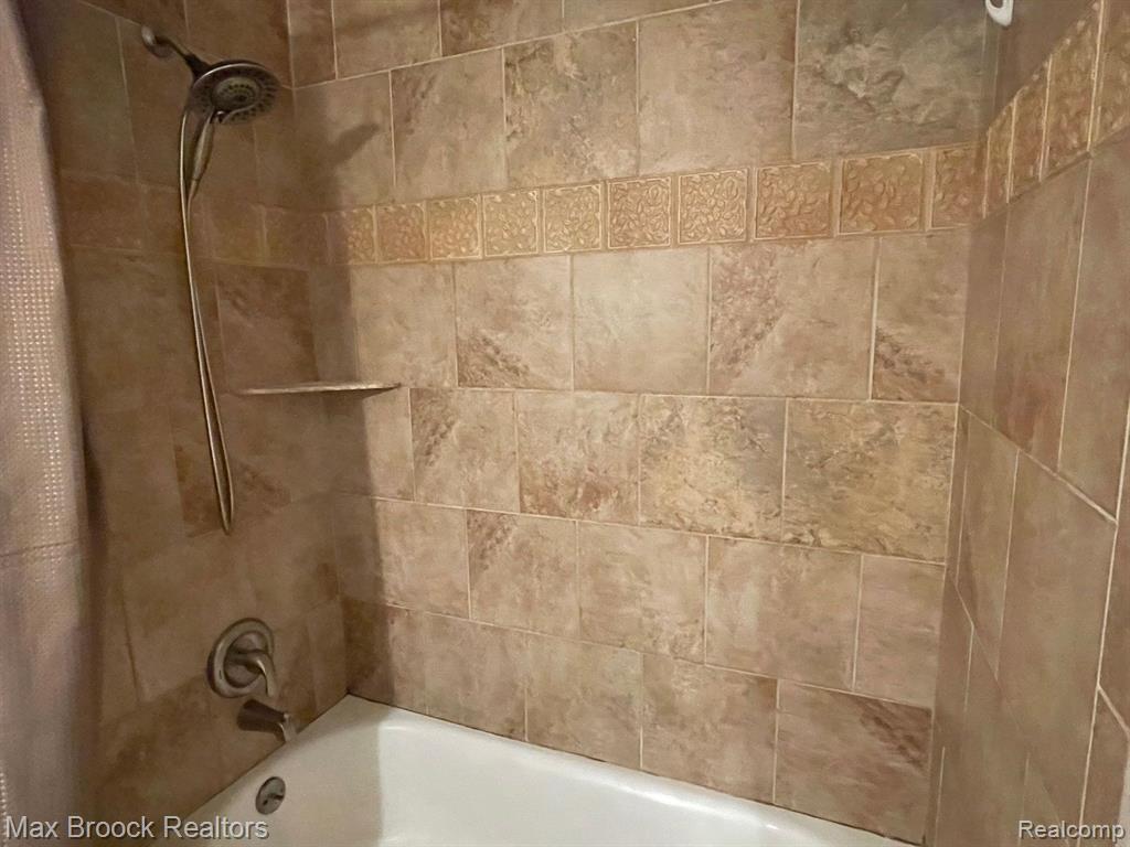 5630 BEAUCHAMP, West Bloomfield, MI — Photo 12