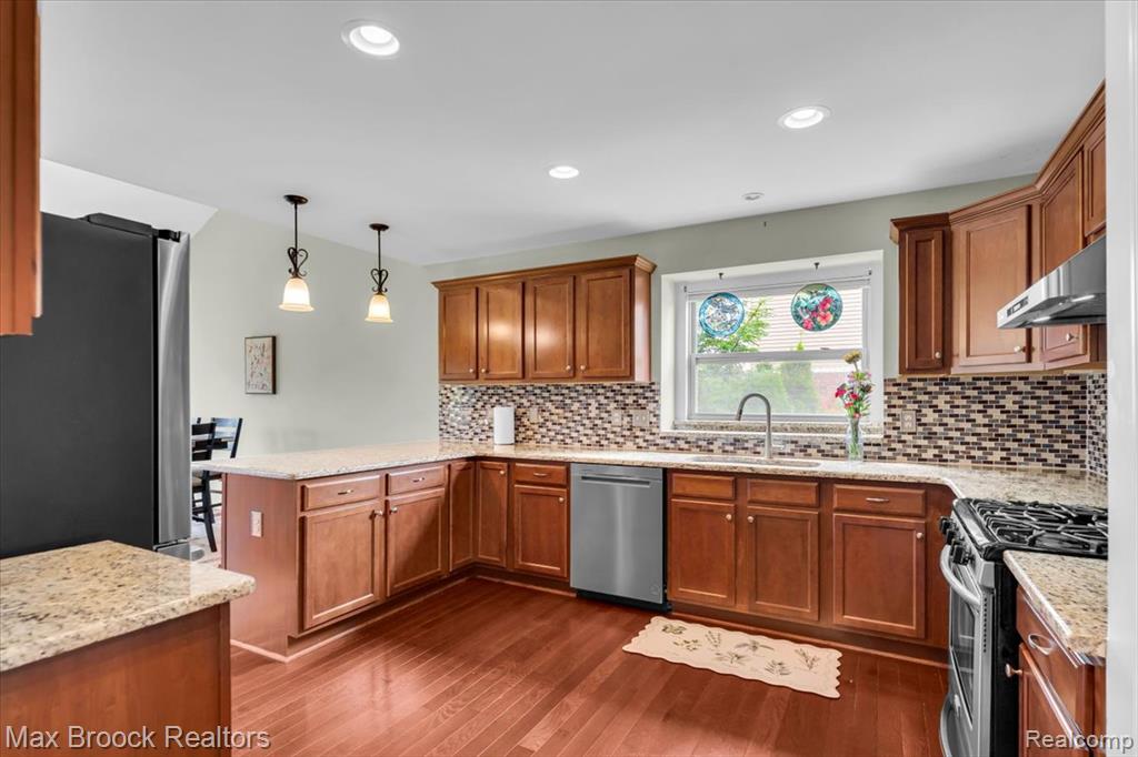 54265 Birchwood Drive, South Lyon, MI 48178 — Photo 6