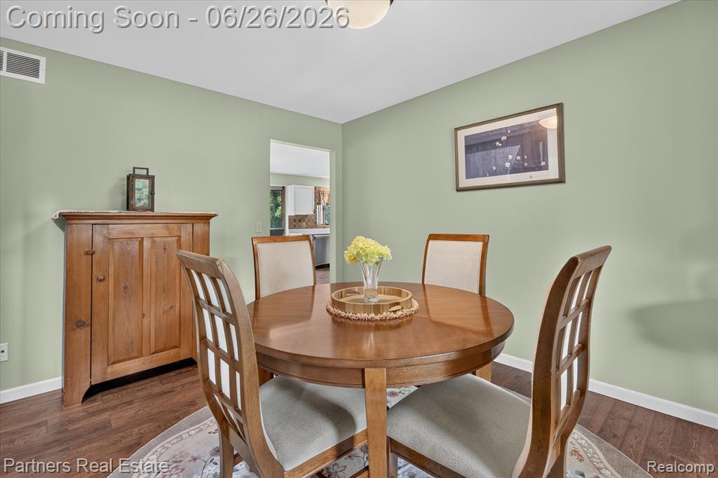 627 W Caledonia Street, Howell, MI 48843 — Photo 9