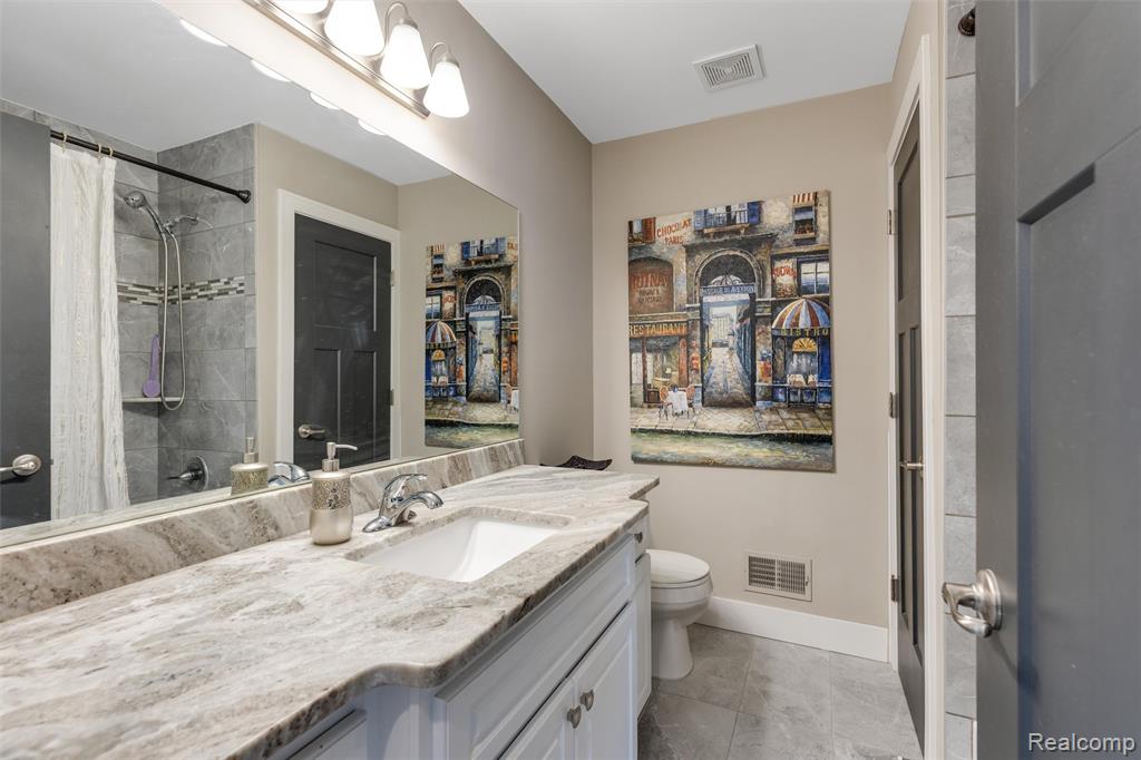 21924 E Majestic Drive, Macomb, MI 48044 — Photo 44