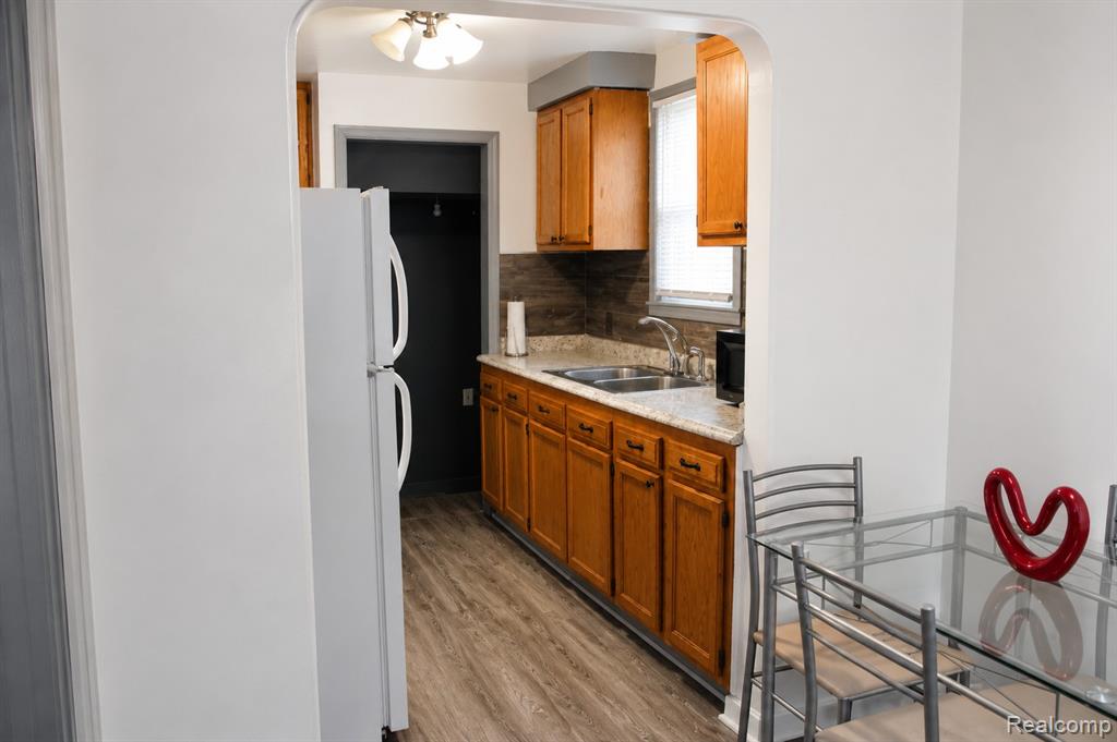 9337 Rutland Street, Detroit, MI 48228 — Photo 24