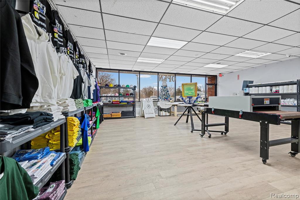 43911 Van Dyke, Sterling Heights, MI 48314 — Photo 11