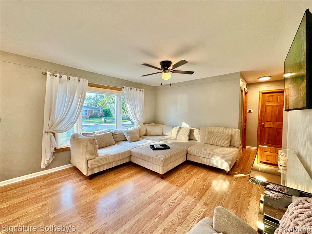 9715 Sylvester Street, Taylor, MI 48180 — Photo 8
