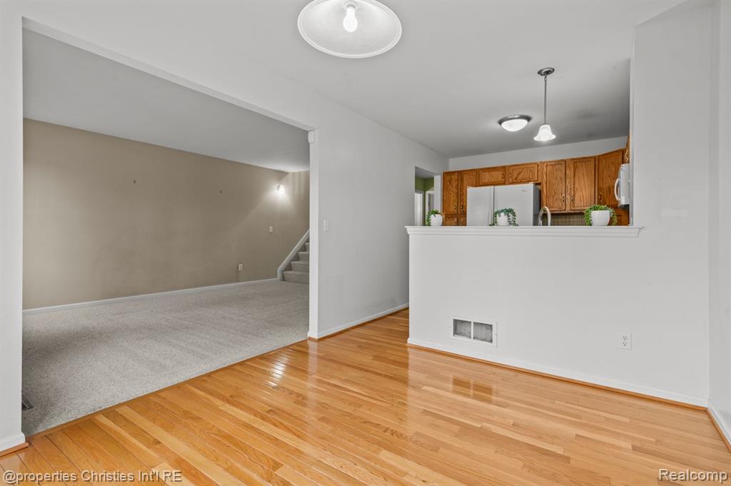 8780 IRONWOOD Drive, Van Buren, MI 48111 — Photo 7