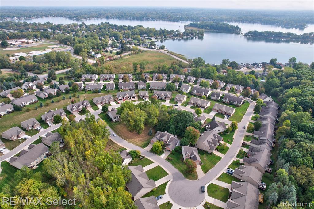 3127 Harbor Pointe Circle, Fenton, MI 48430 — Photo 5