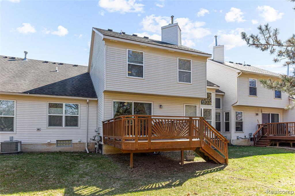 1033 Calpernia, Wixom, MI — Photo 43