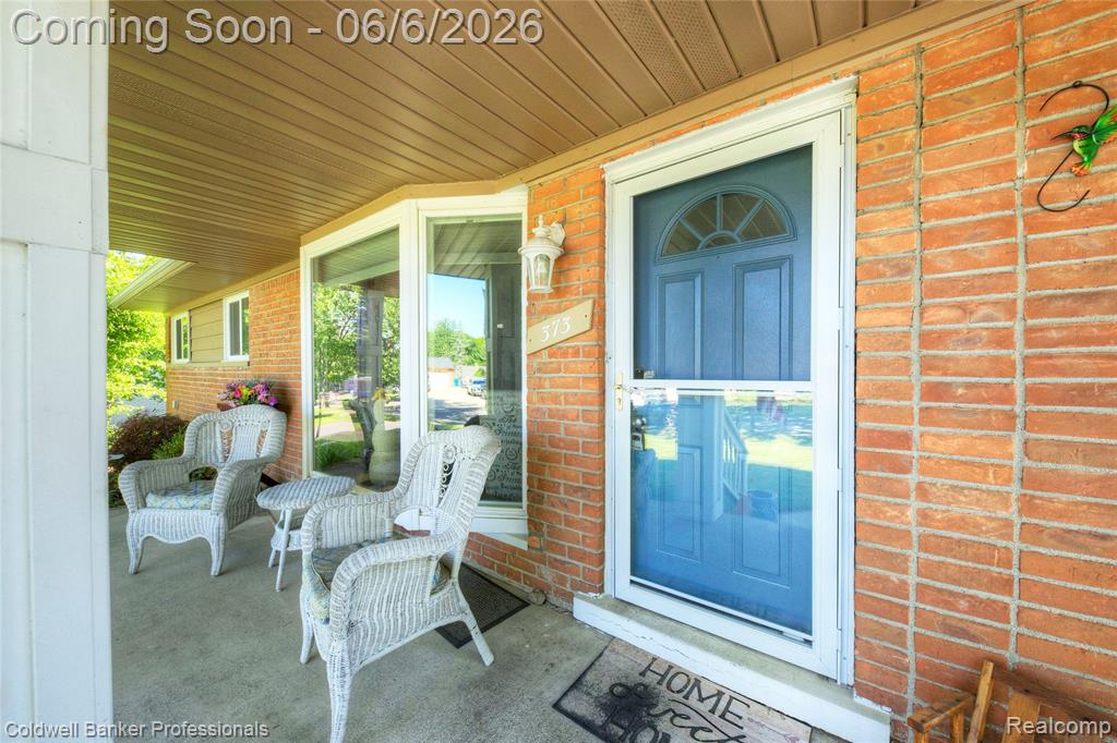 373 Tilmor Drive, Waterford, MI 48328 — Photo 2