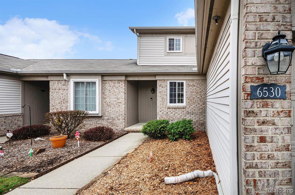 6530 DEERHURST Drive, Westland, MI — Photo 2