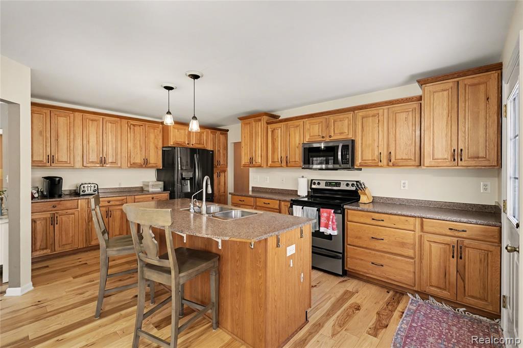 8530 Pineview Lake Drive, Linden, MI 48451 — Photo 4