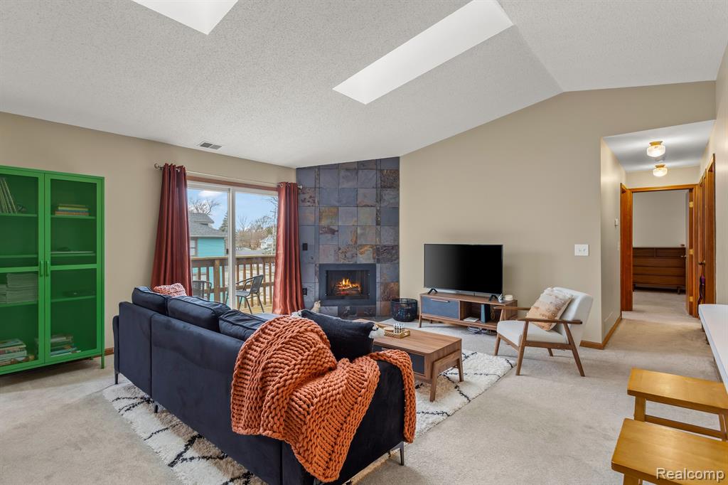 301 PINEWOOD Circle, Plymouth, MI 48170 — Photo 8