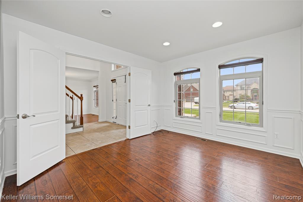 55257 Breton Woods Drive, Macomb, MI 48042 — Photo 10