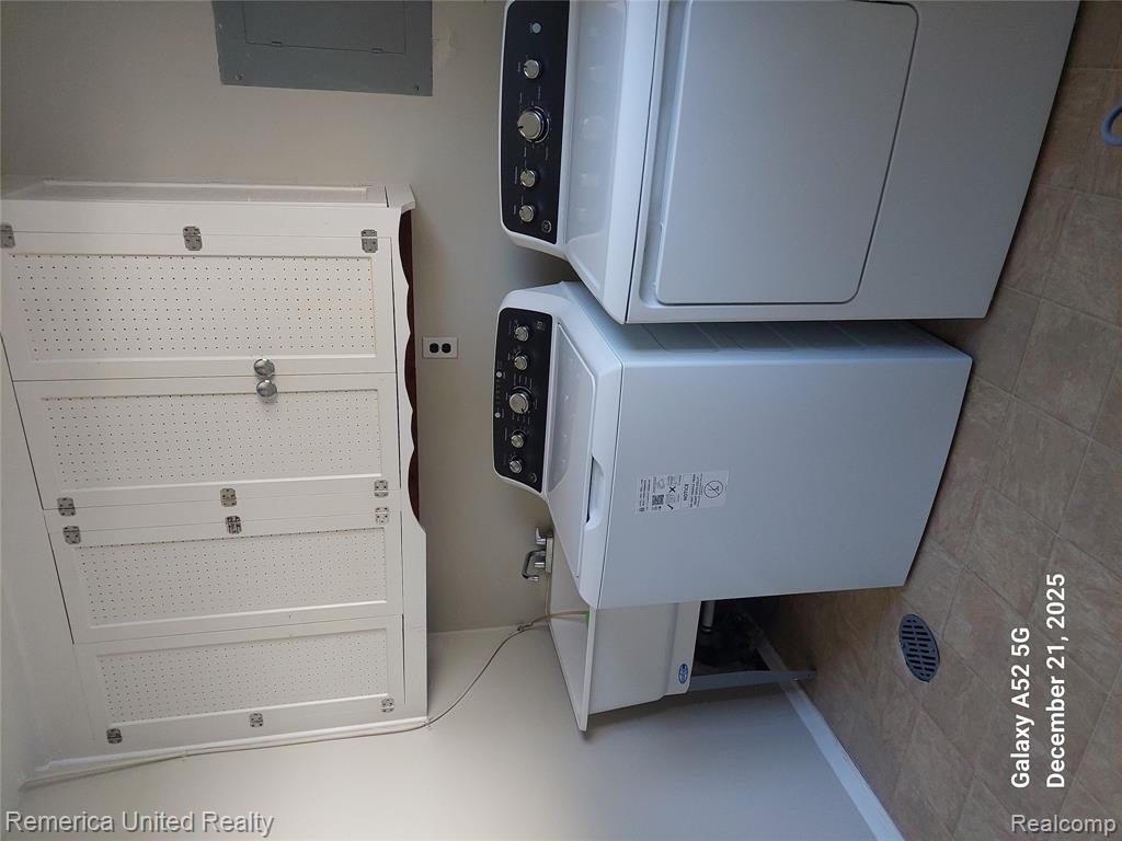 945 N Commerce Road, Commerce Twp, MI 48382 — Photo 32