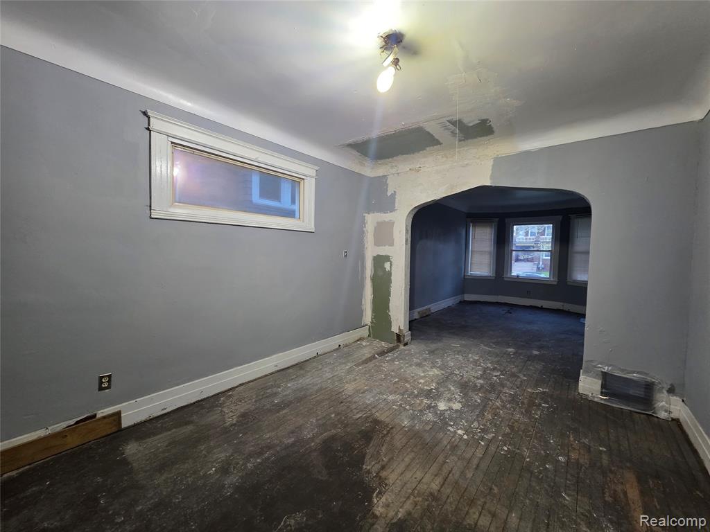 3439 Cadillac Boulevard, Detroit, MI 48214 — Photo 11