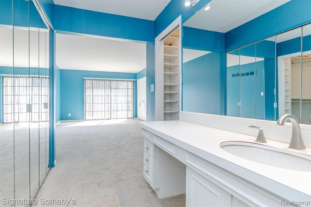 6015 PEBBLE LANE, West Bloomfield, MI — Photo 41