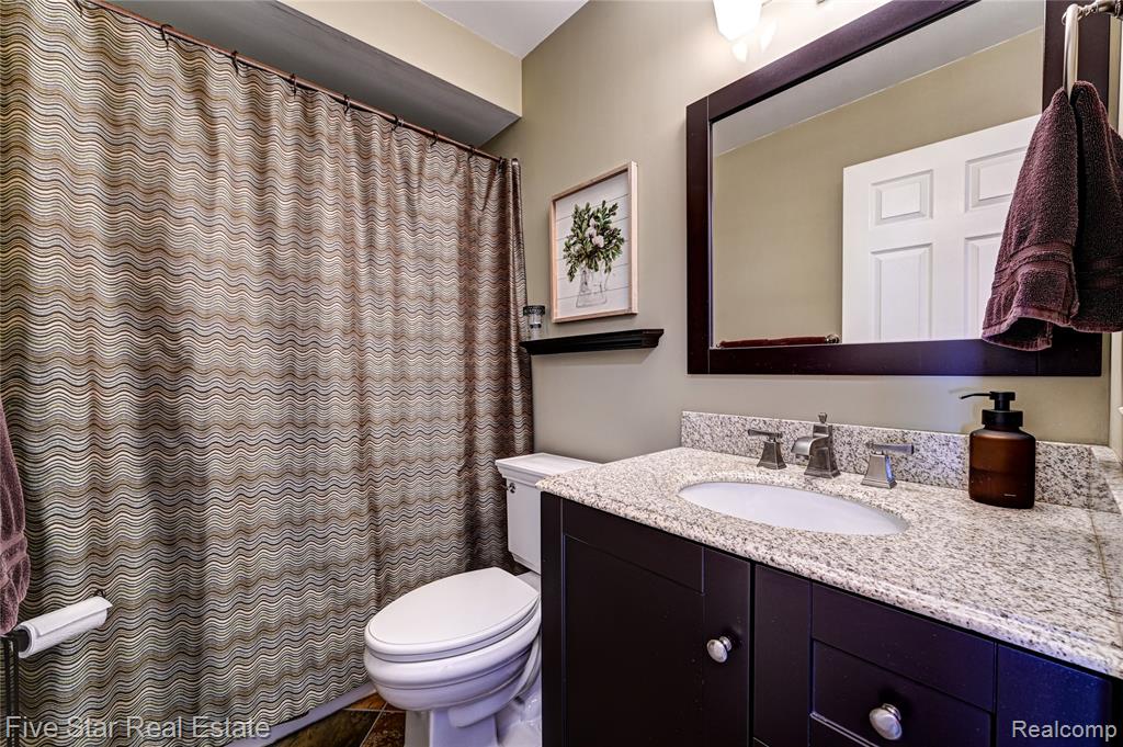 4950 Whitlow Court, Commerce Twp, MI 48382 — Photo 31