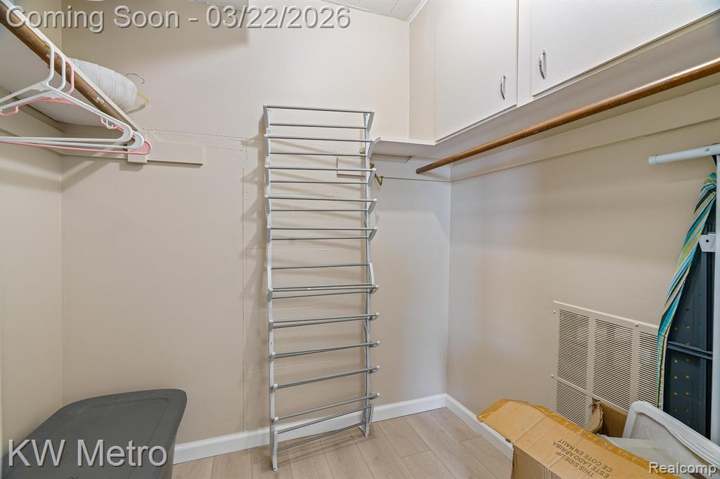 8300 Jefferson E, Detroit, MI 48214 — Photo 14