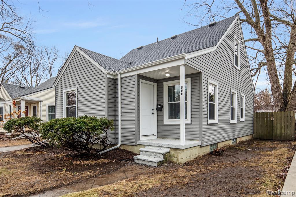566 E BAKER Avenue, Clawson, MI — Photo 2
