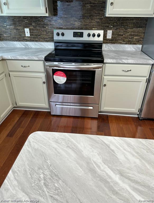 45655 LARCHMONT Drive, Canton, MI 48187 — Photo 7
