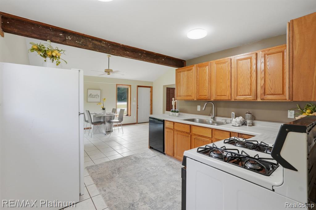 15921 W M 36, Pinckney, MI 48169 — Photo 8