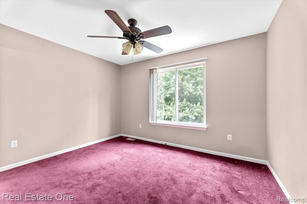 30026 Huron Meadows Drive, Rockwood, MI — Photo 28