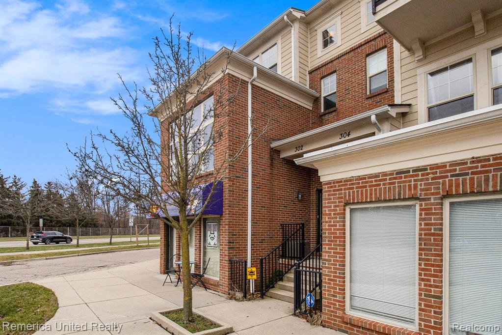 302 LEGATO Drive, Walled Lake, MI 48390 — Photo 21
