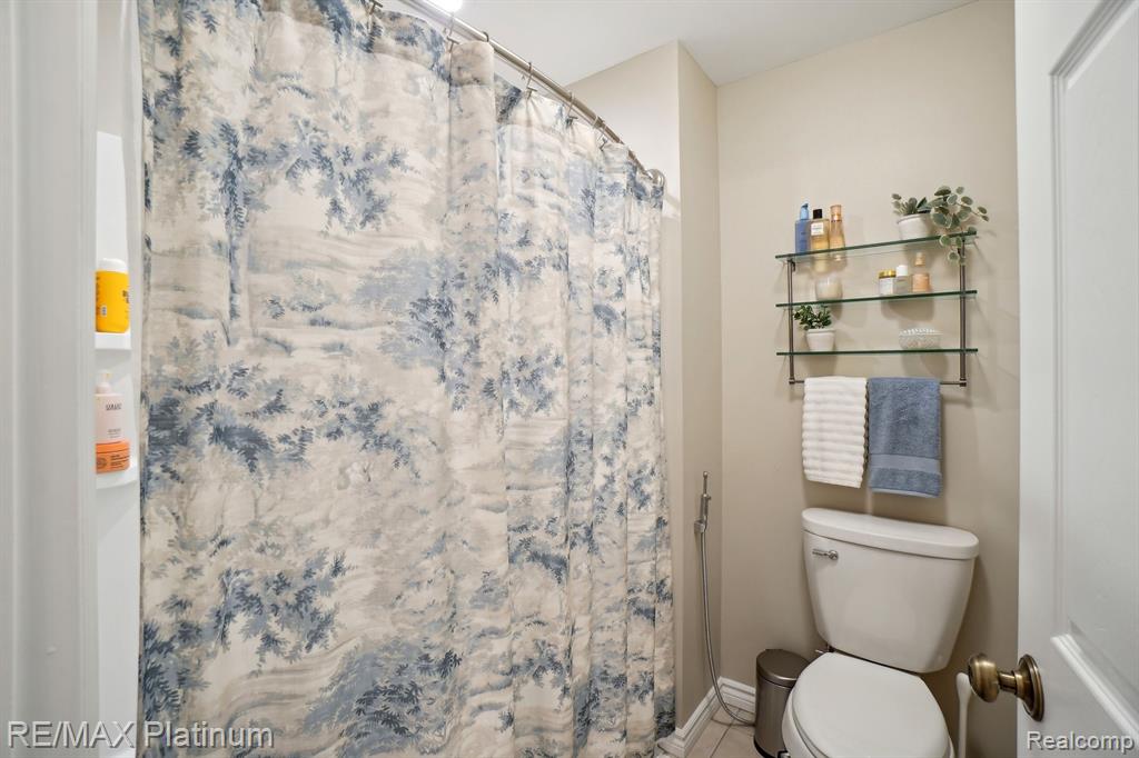 4657 Lakeshire Drive, Howell, MI 48843 — Photo 21