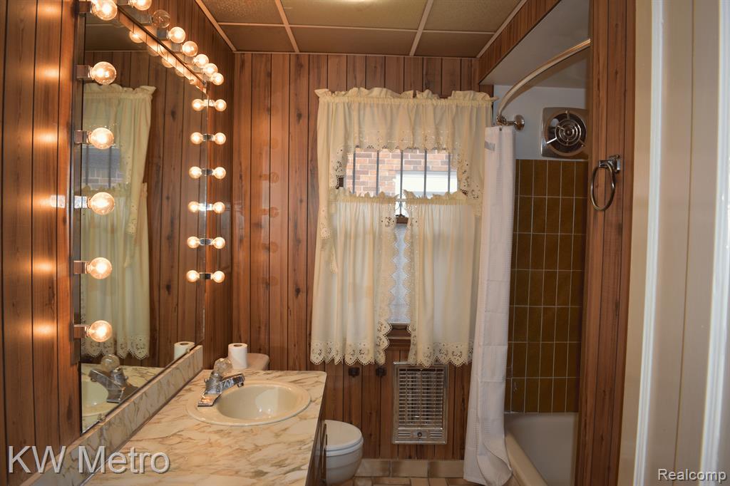 4221 FULLERTON Street, Detroit, MI 48238 — Photo 22