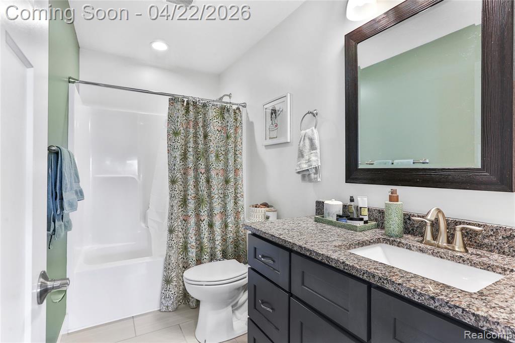 5711 Stone Briar Lane S, Freeland, MI 48623 — Photo 18