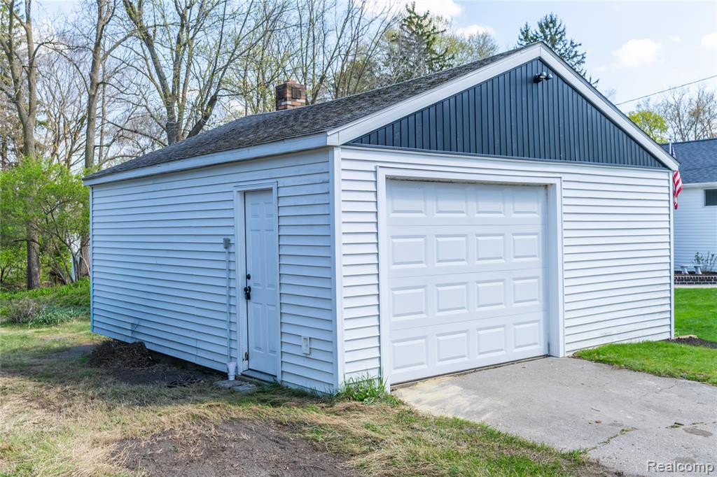 227 Emily Street, Flushing, MI 48433 — Photo 27