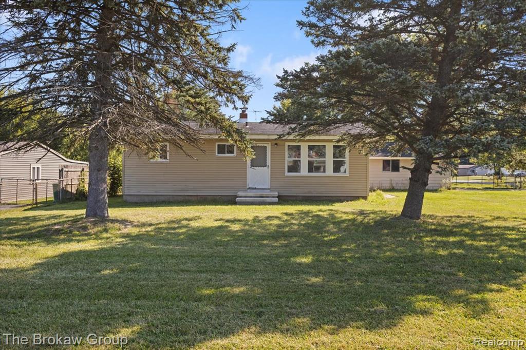 4062 N Belsay Road, Flint, MI 48506 — Photo 3