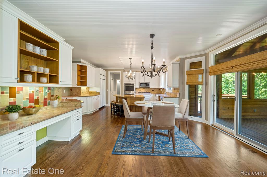 6745 CHARING Crossing, West Bloomfield, MI — Photo 16
