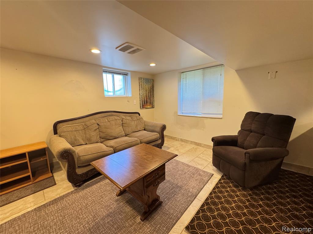 6438 Barrie Street, Dearborn, MI 48126 — Photo 15