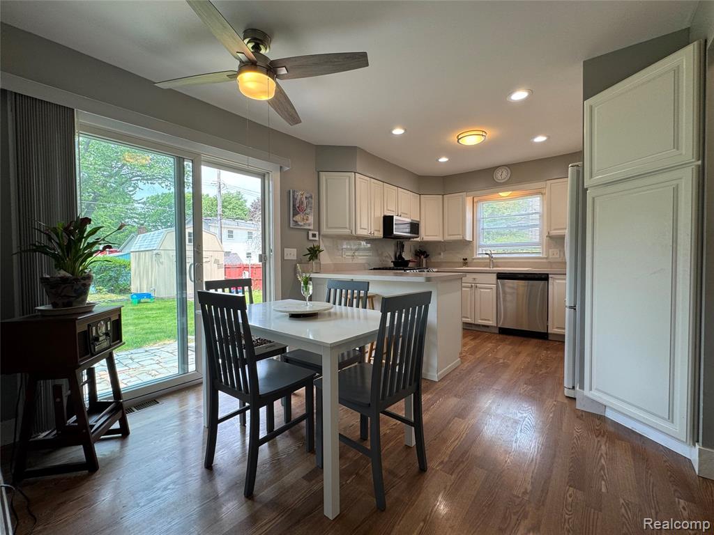 958 Virginia Avenue, Marysville, MI 48040 — Photo 15