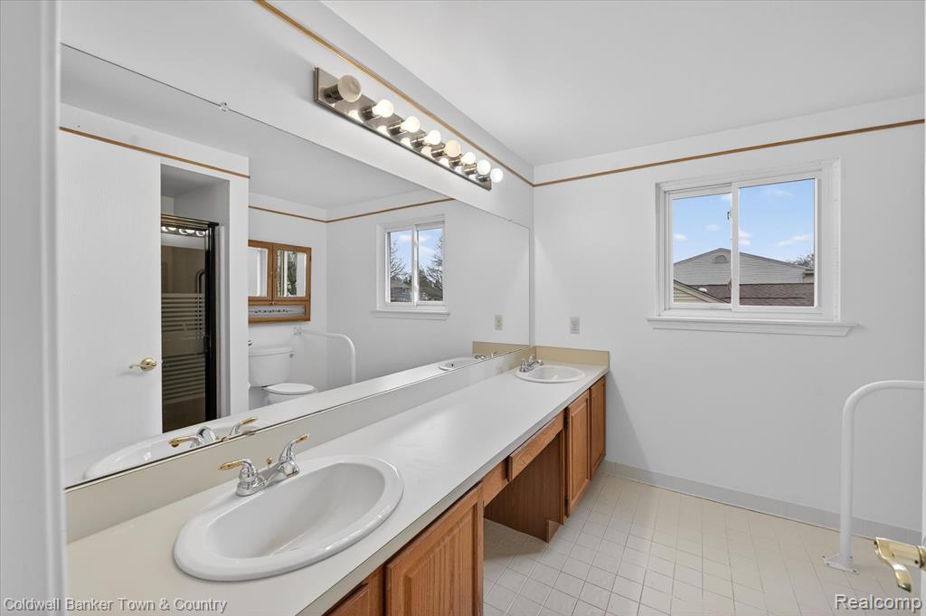8895 Knolson Avenue, Livonia, MI 48150 — Photo 26
