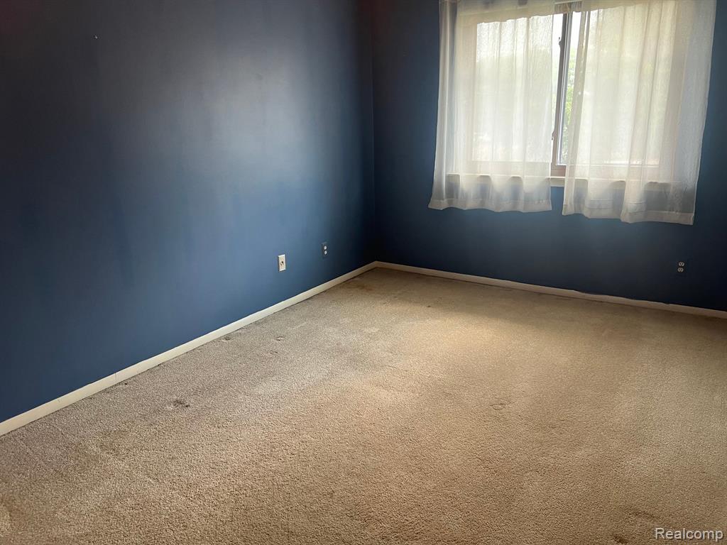 7547 MANOR Circle, 201, Westland, MI — Photo 8