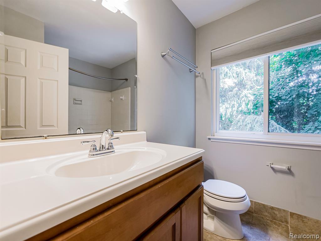 3216 BOLGOS Circle, Ann Arbor, MI 48105 — Photo 7