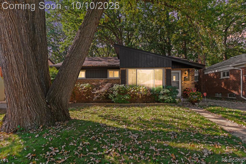 21671 Whitmore Street, Oak Park, MI 48237