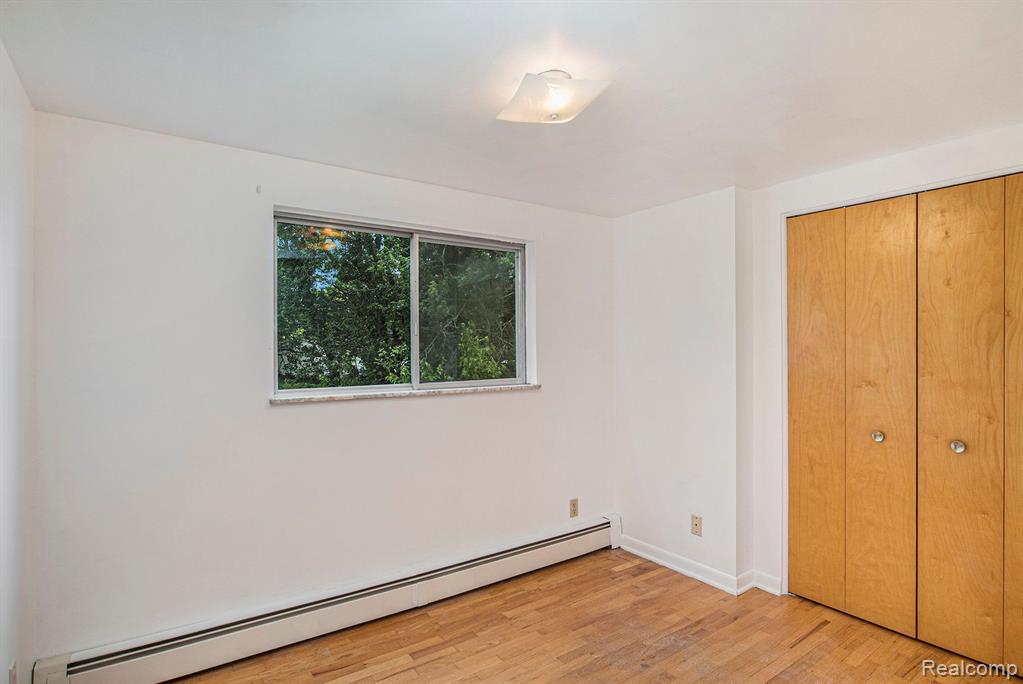 513 RIVERSIDE Drive, Linden, MI 48451 — Photo 18