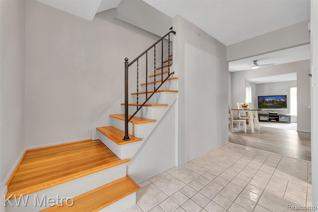 415 LANGE Drive, Troy, MI 48098 — Photo 19