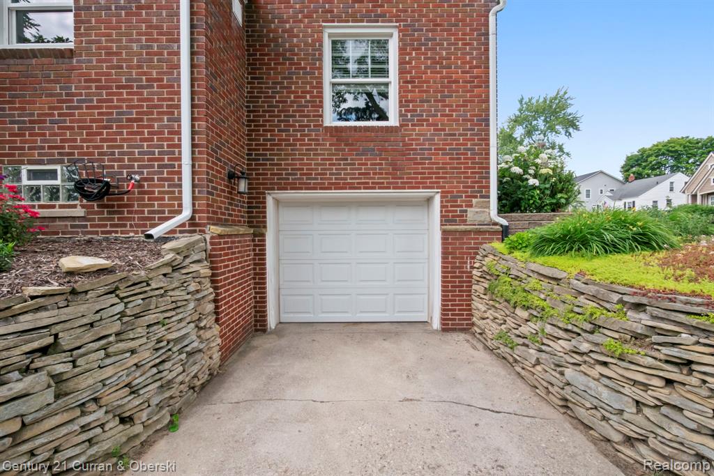 551 N Evergreen Street, Plymouth, MI 48170 — Photo 36